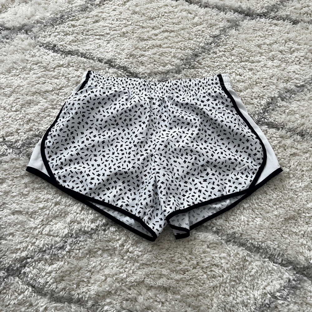 black and white nike shorts